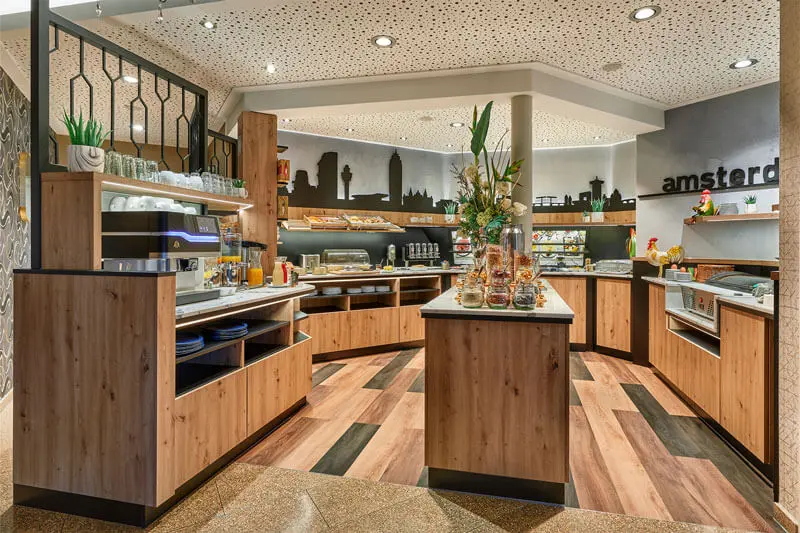 Reichhaltiges Frühstücksbuffet im NordWest-Hotel Amsterdam