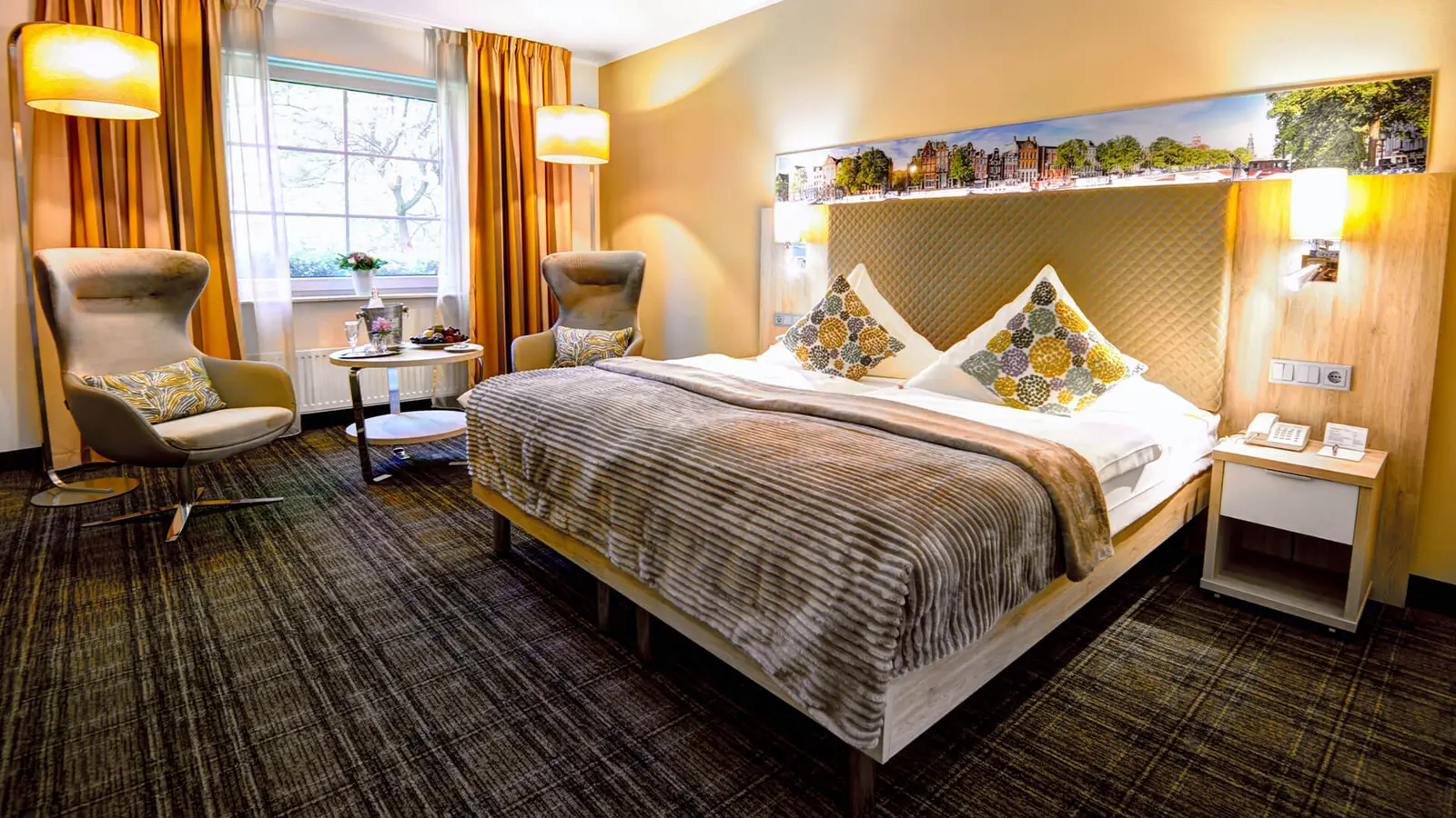 Modernes Doppelzimmer im NordWest-Hotel Amsterdam